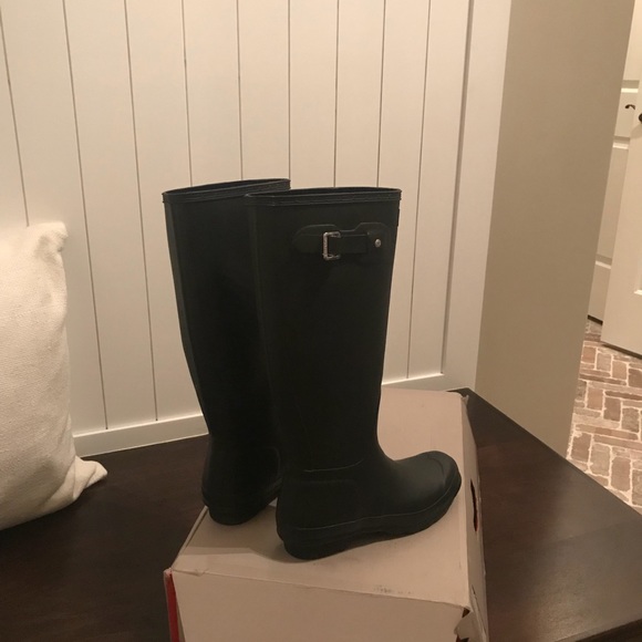 🚫 SOLD 🚫 Offline Black Hunter Boots - Picture 4 of 8
